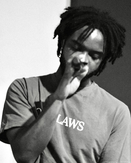 GREY ‘OUTLAWS’ TEE