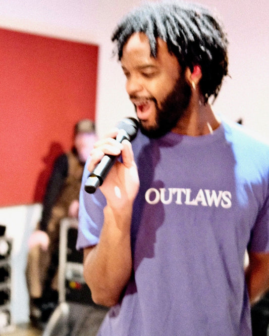 NAVY ‘OUTLAWS’ TEE
