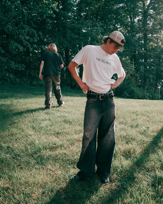 WHITE ‘OUTLAWS’ TEE